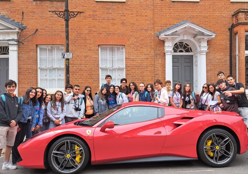Studenti italiani durante un’uscita a Londra nel soggiorno studio al Royal Holloway, EstateINPSieme